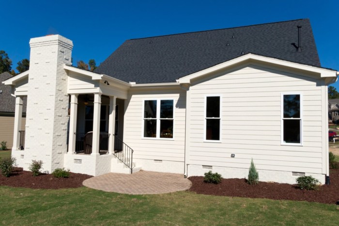 What Are the Benefits of Hiring a Local Siding Company?